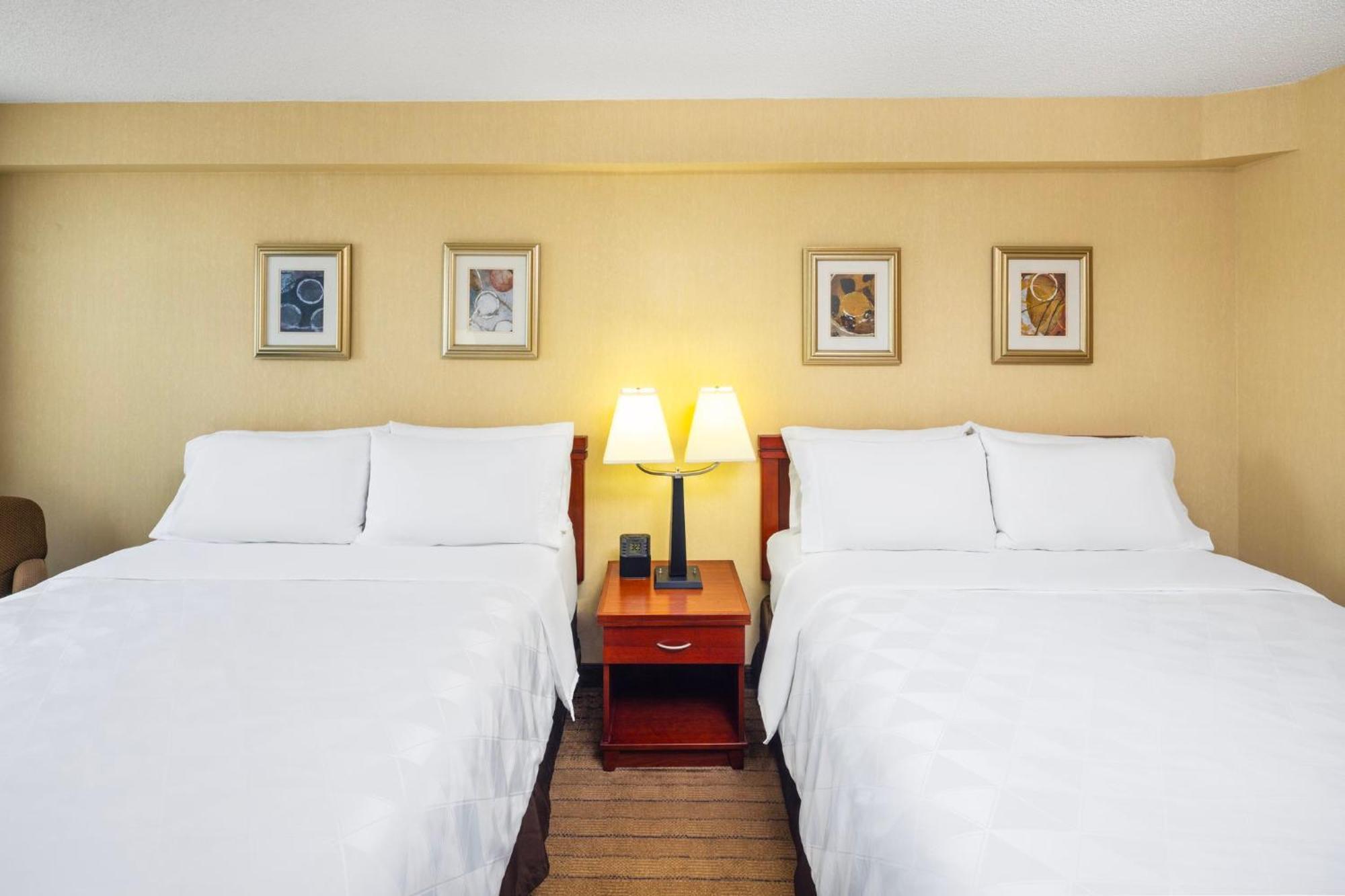 Holiday Inn Laval Montreal By Ihg Экстерьер фото