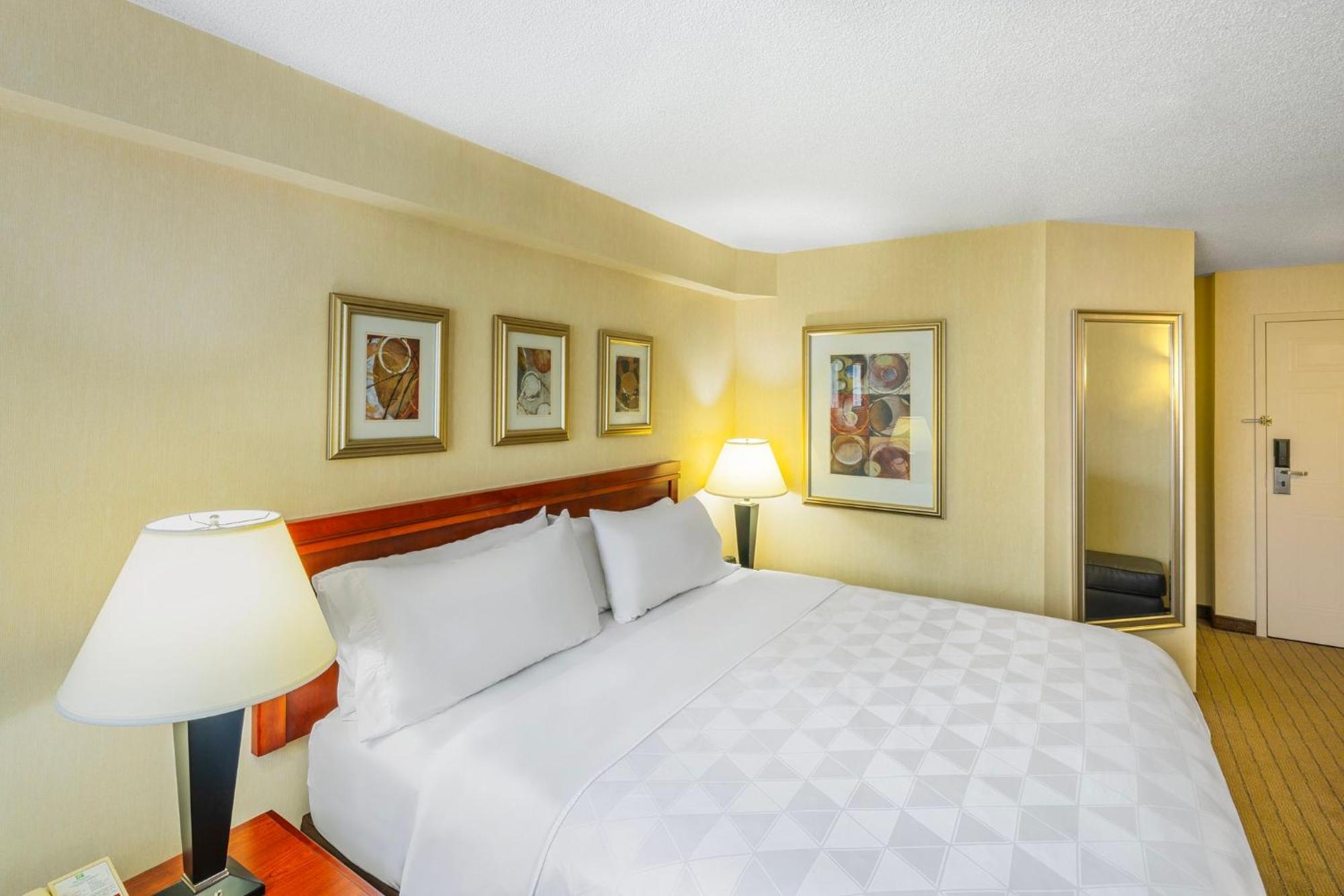 Holiday Inn Laval Montreal By Ihg Экстерьер фото