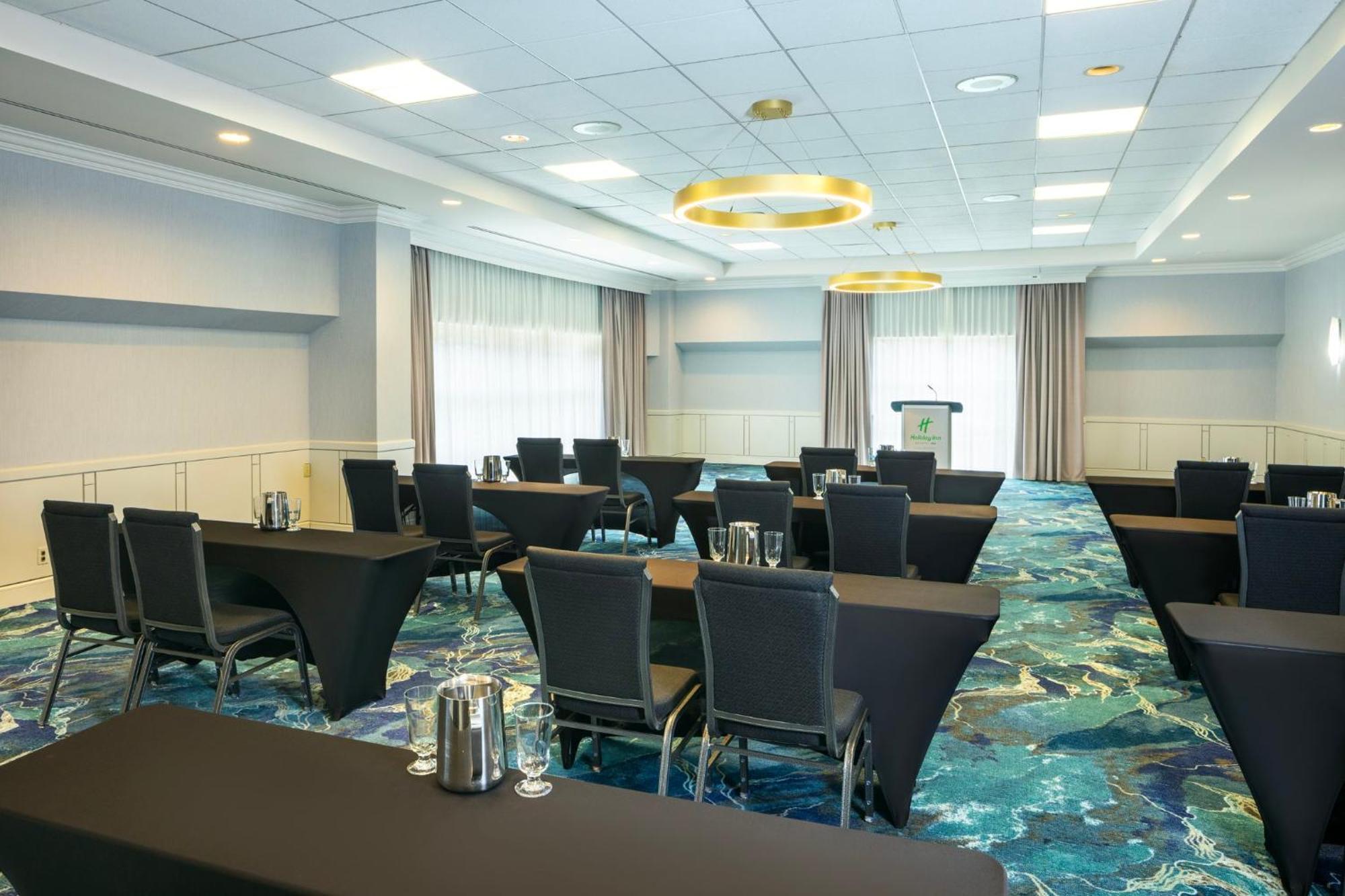 Holiday Inn Laval Montreal By Ihg Экстерьер фото