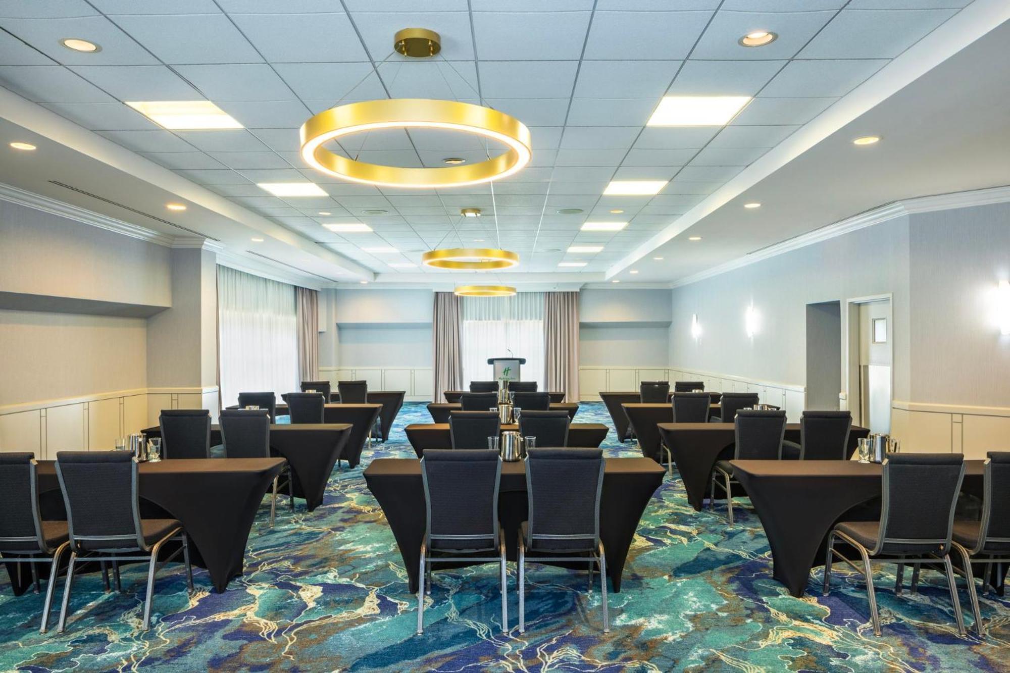 Holiday Inn Laval Montreal By Ihg Экстерьер фото