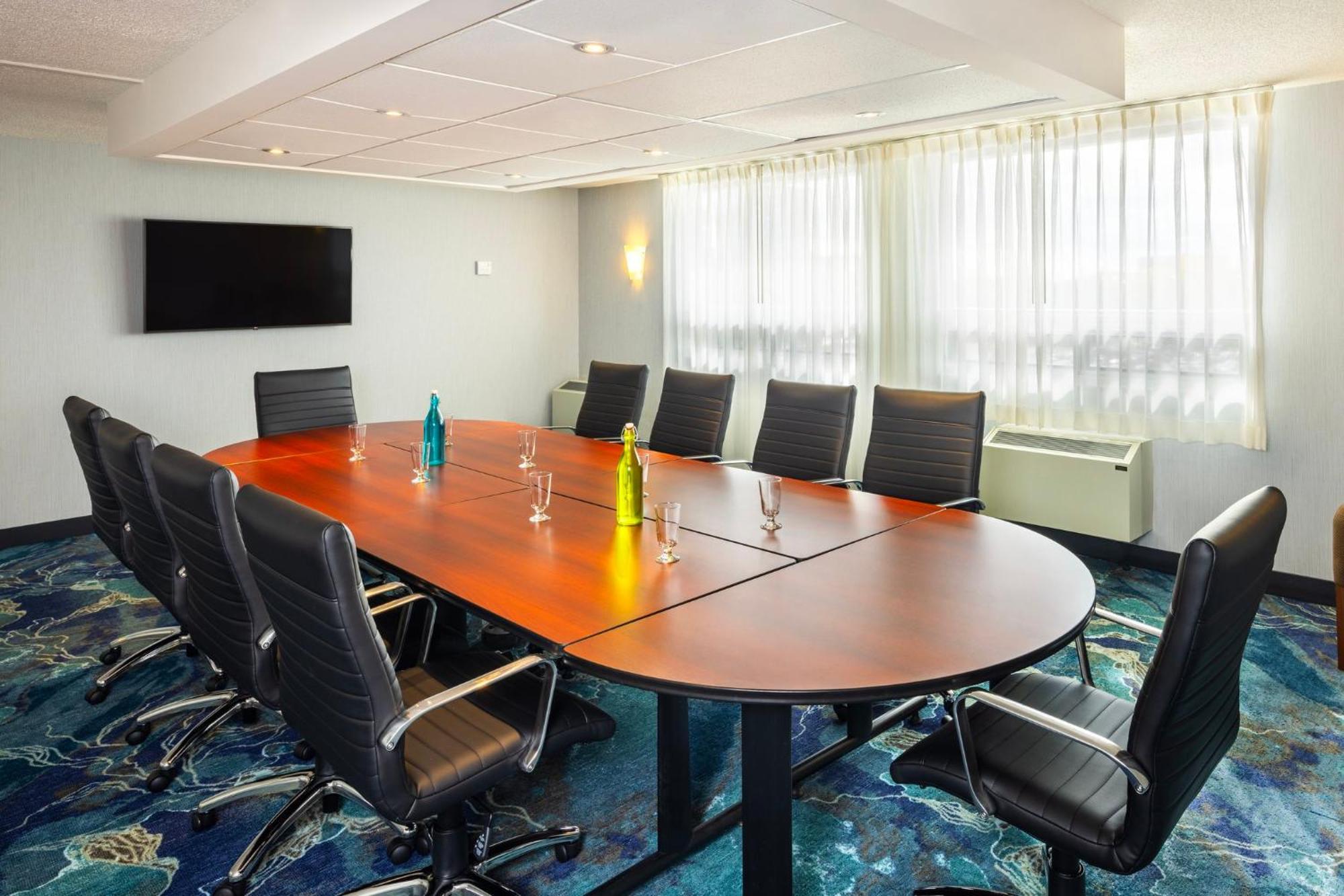 Holiday Inn Laval Montreal By Ihg Экстерьер фото