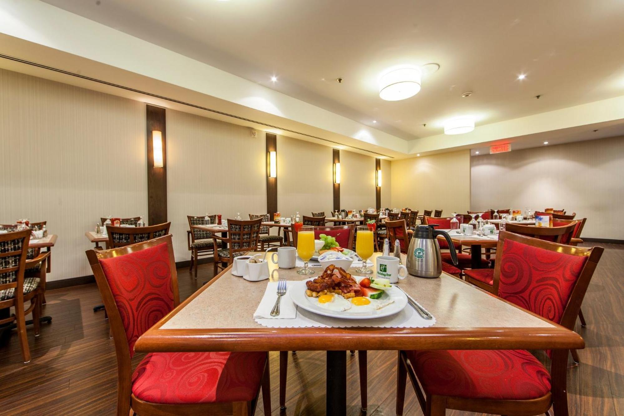 Holiday Inn Laval Montreal By Ihg Экстерьер фото